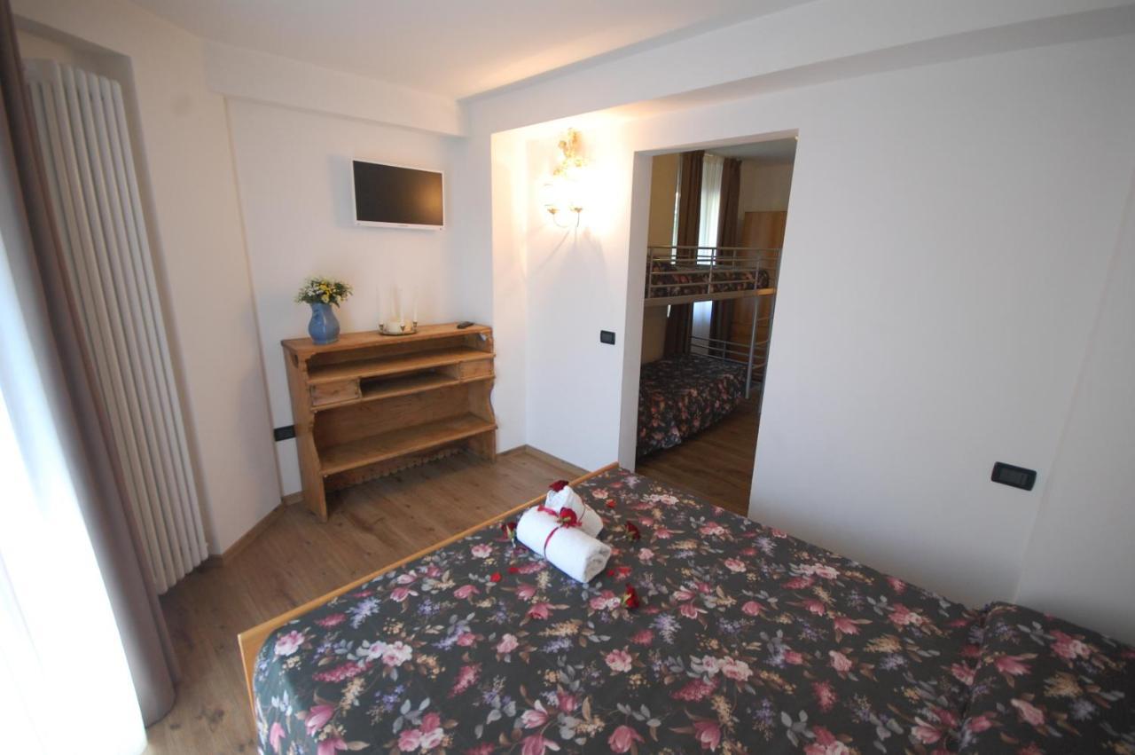 Chalet Fiocco Di Neve Pinzolo Room photo