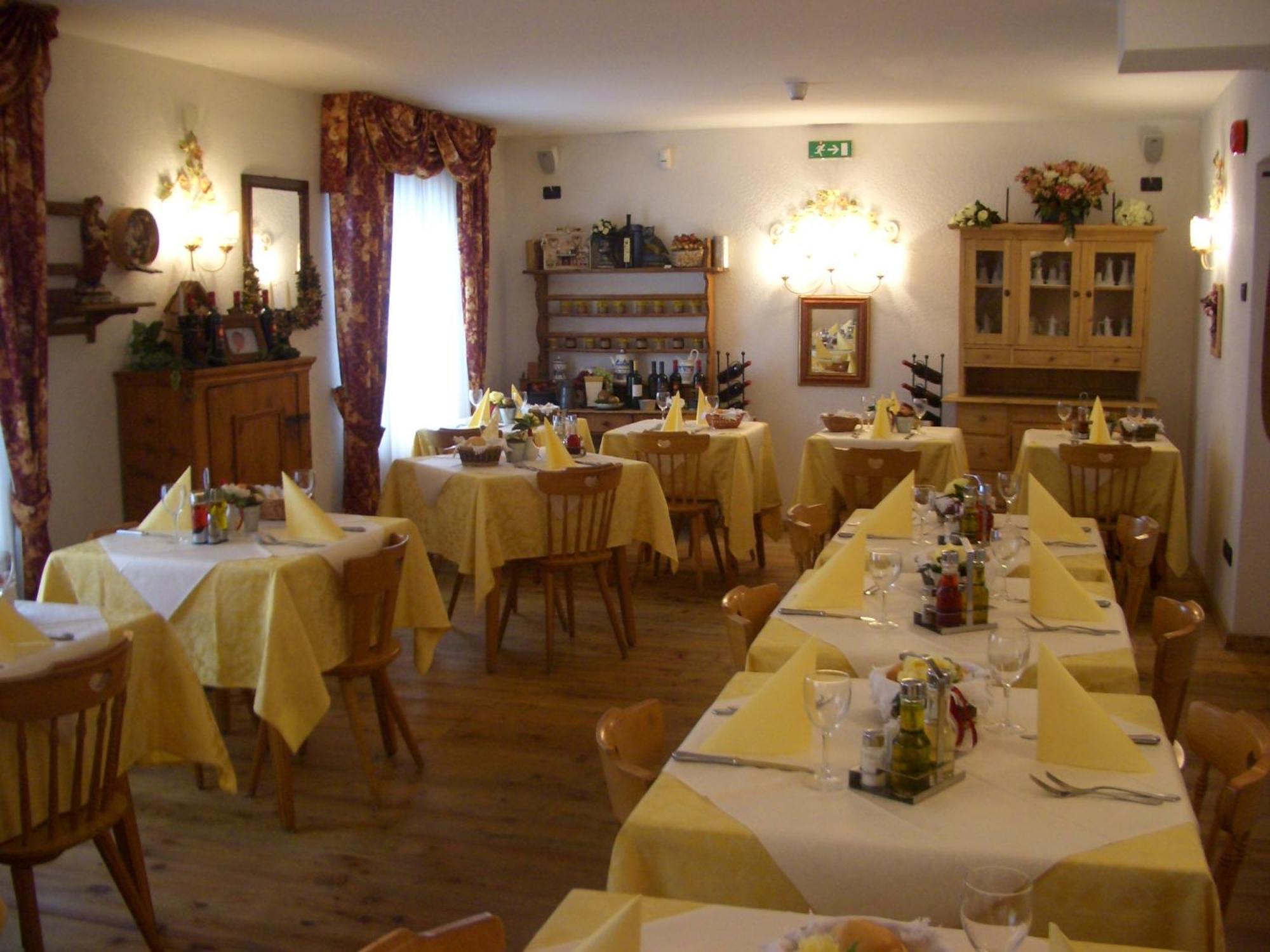 Chalet Fiocco Di Neve Pinzolo Exterior photo